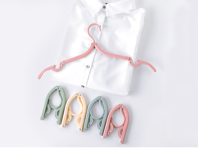 Travel Hangers Foldable Clothes Holders (4 pcs)