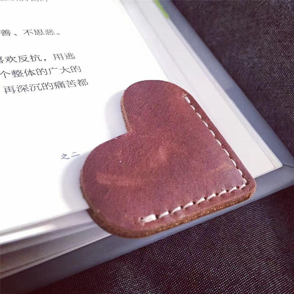 Corner Bookmarks Leather Hearts (2pcs)