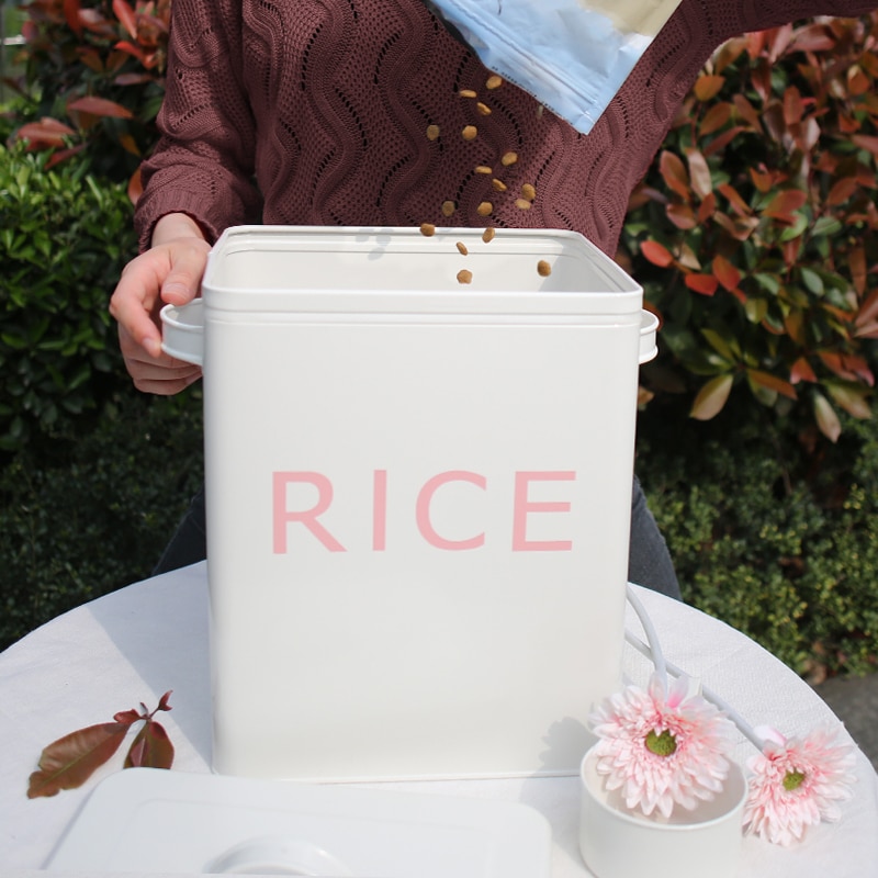 Rice Storage Box with Scooper