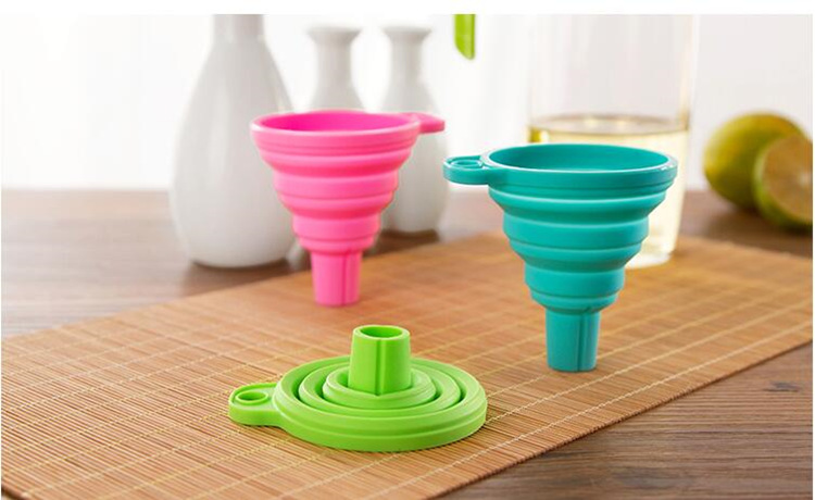 Kitchen Collapsible Silicone Funnel (Set of 2)