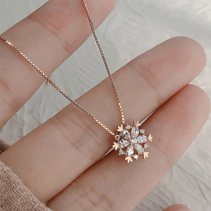 Snowflake Pendant Necklace Fashion Jewelry