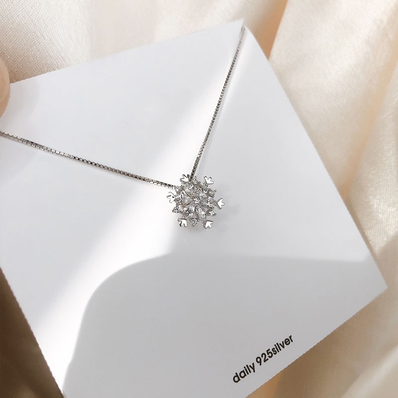 Snowflake Pendant Necklace Fashion Jewelry