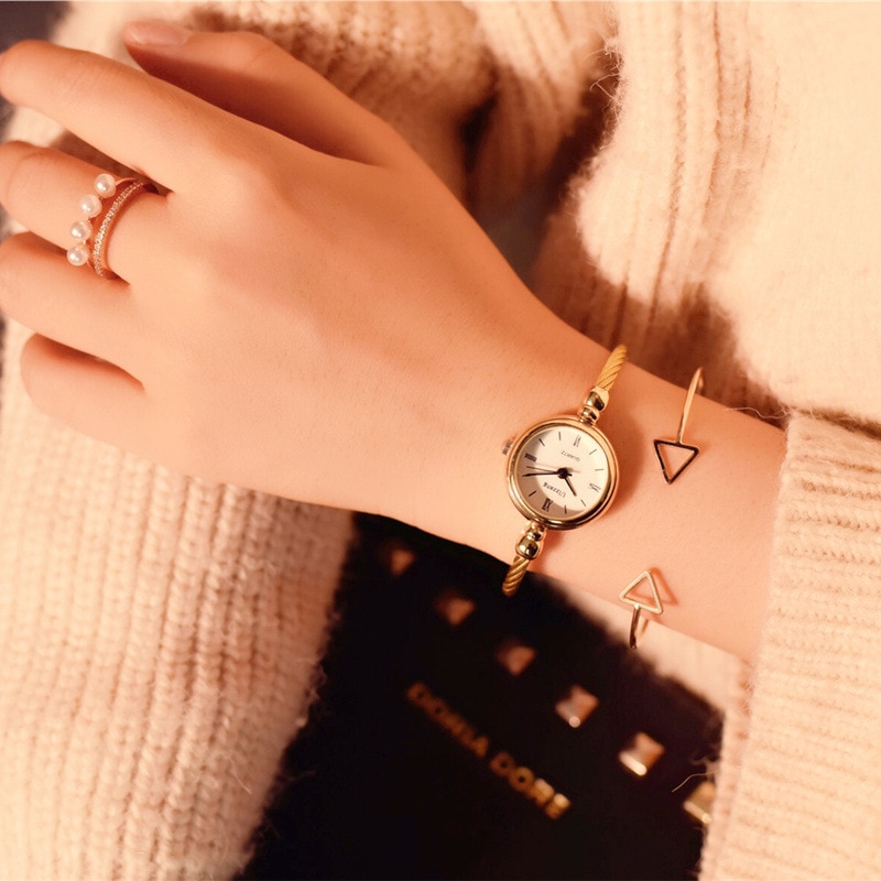 Fashionable Ladies Bangle Watch