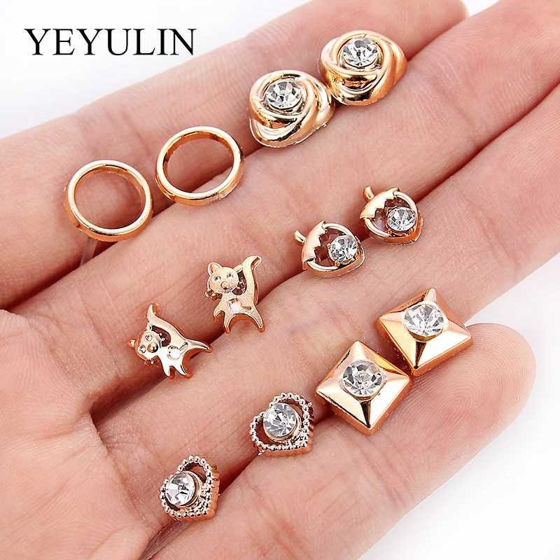 Fashionable Stud Earrings Set