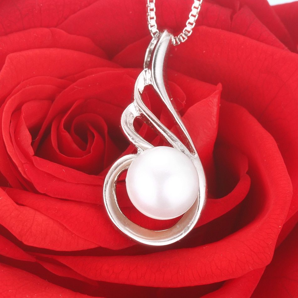 Simple Pearl Necklace Fashion Accessory