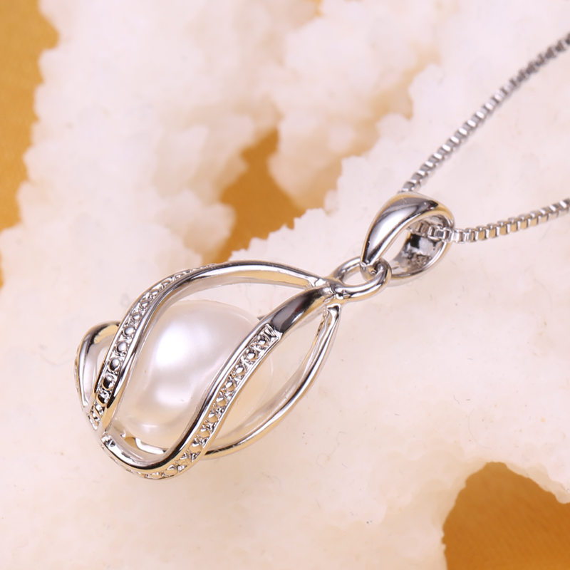 Pearl Pendant Necklace Women’s Jewelry