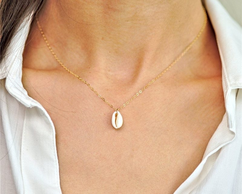 Shell Necklace Fashion Accessory