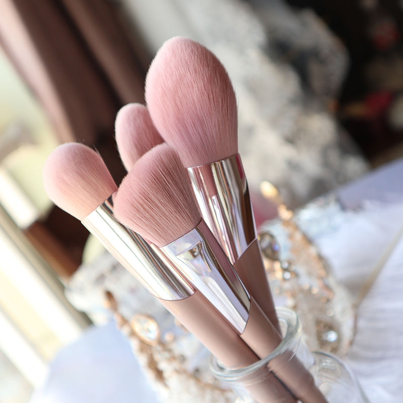 Kabuki Brush Makeup Brushes