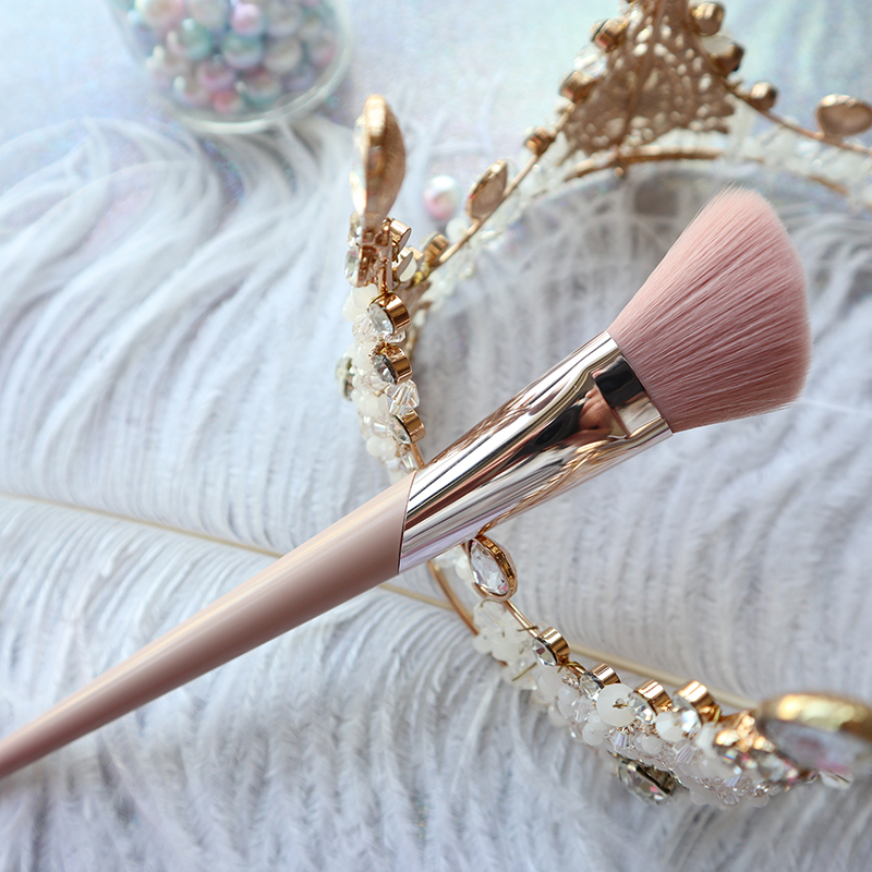 Kabuki Brush Makeup Brushes