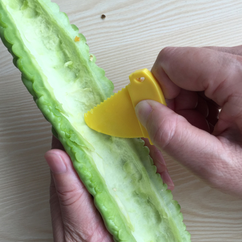 Kiwi Cutter Two-In-One Tool