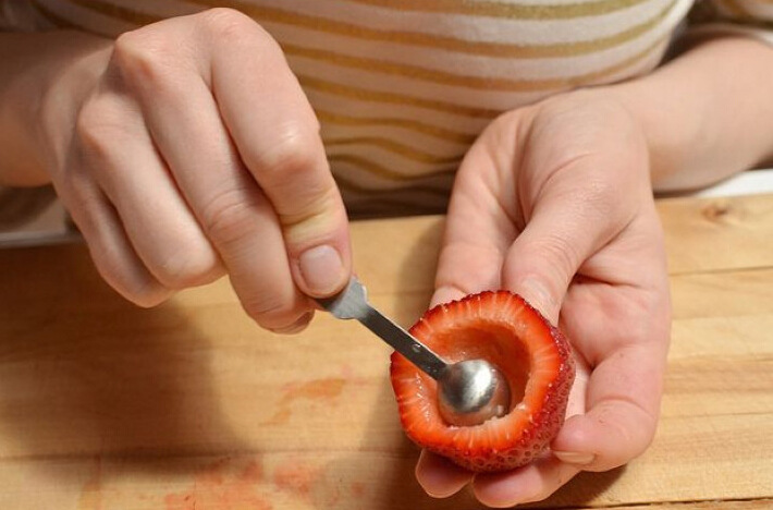 Strawberry Huller Mini Kitchen Tool