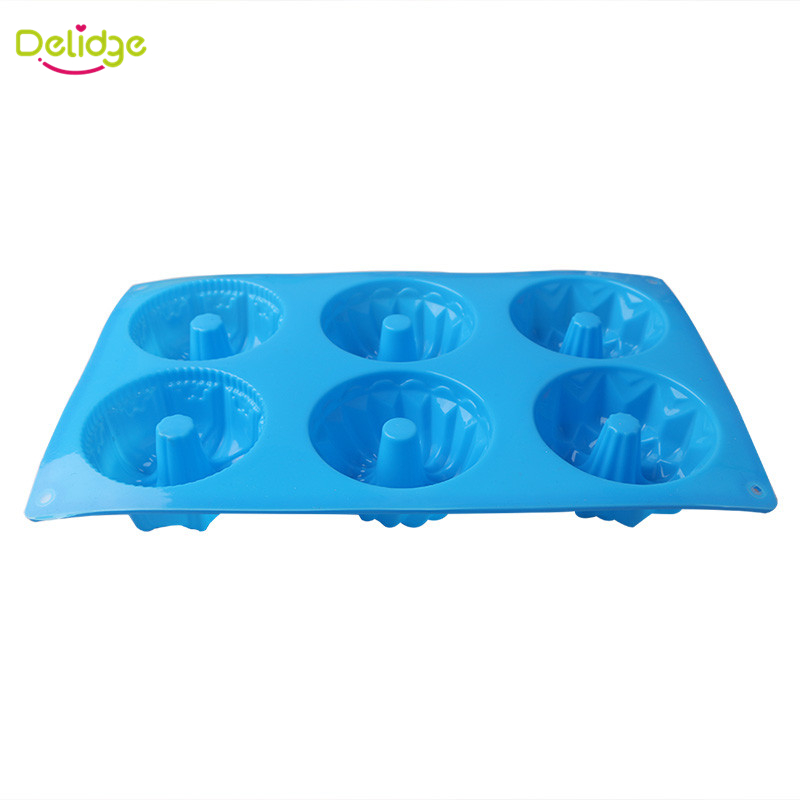 Mini Bundt Pan Silicone Molder