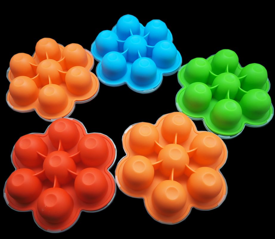 7 Hole Silicone Food Storage Container