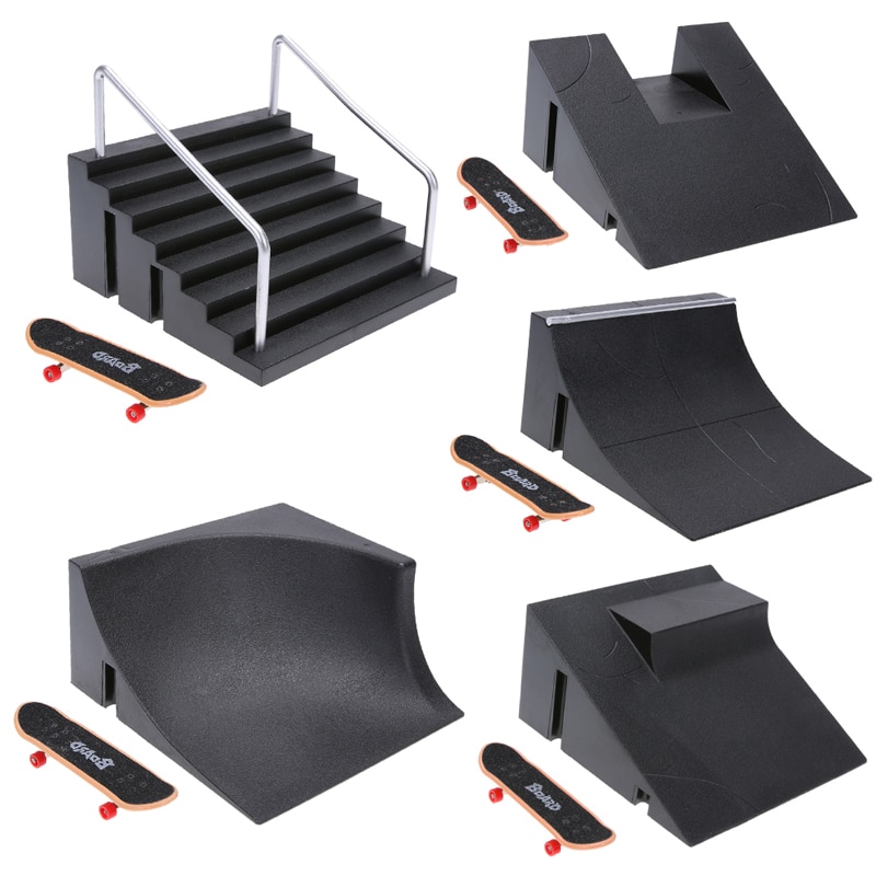 Finger Skateboard Ramp with Skateboard