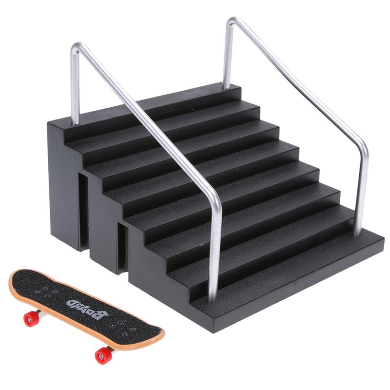 Finger Skateboard Ramp with Skateboard