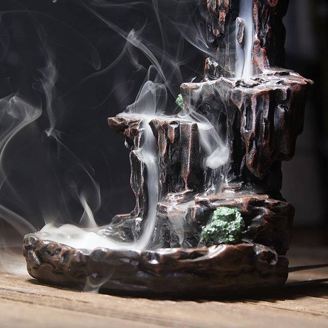 Incense Smoke Waterfall Burner with Cones