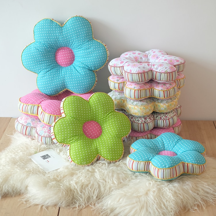 Decorative Pillow Flower Style